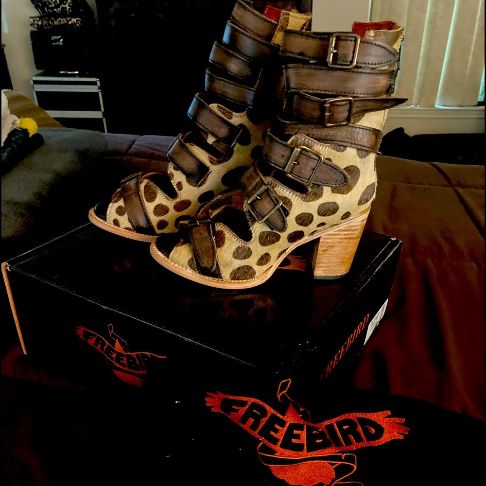 Cute boots never worn